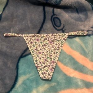 Victoria’s Secret V-String L